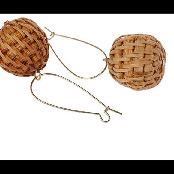 SOLD 🦋 3 for $30 🦋 Wicker rattan earrings - Picture 2 of 2